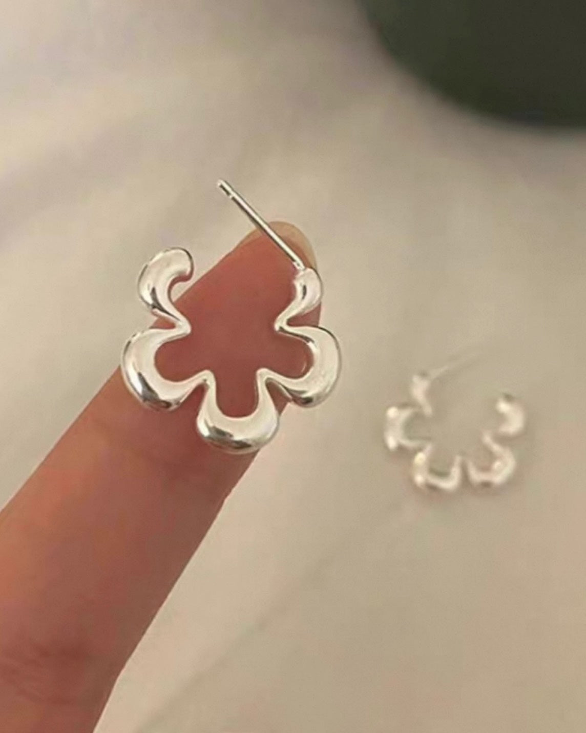 シルバーウェーブフラワー ピアス