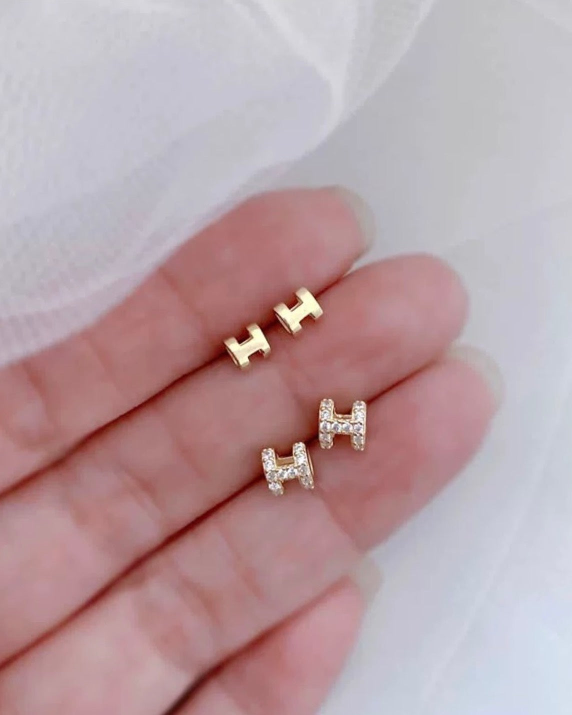 イニシャルHジルコニアミニピアス