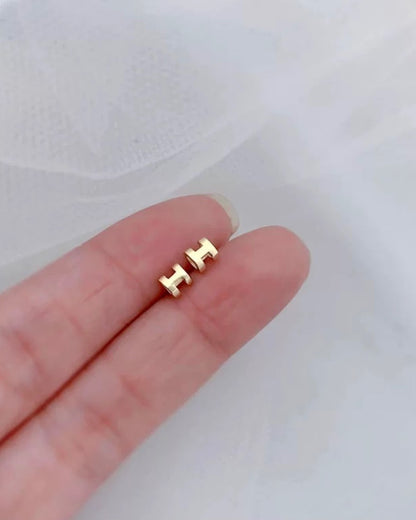 イニシャルHジルコニアミニピアス