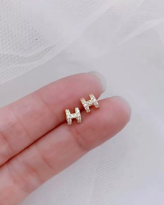 イニシャルHジルコニアミニピアス