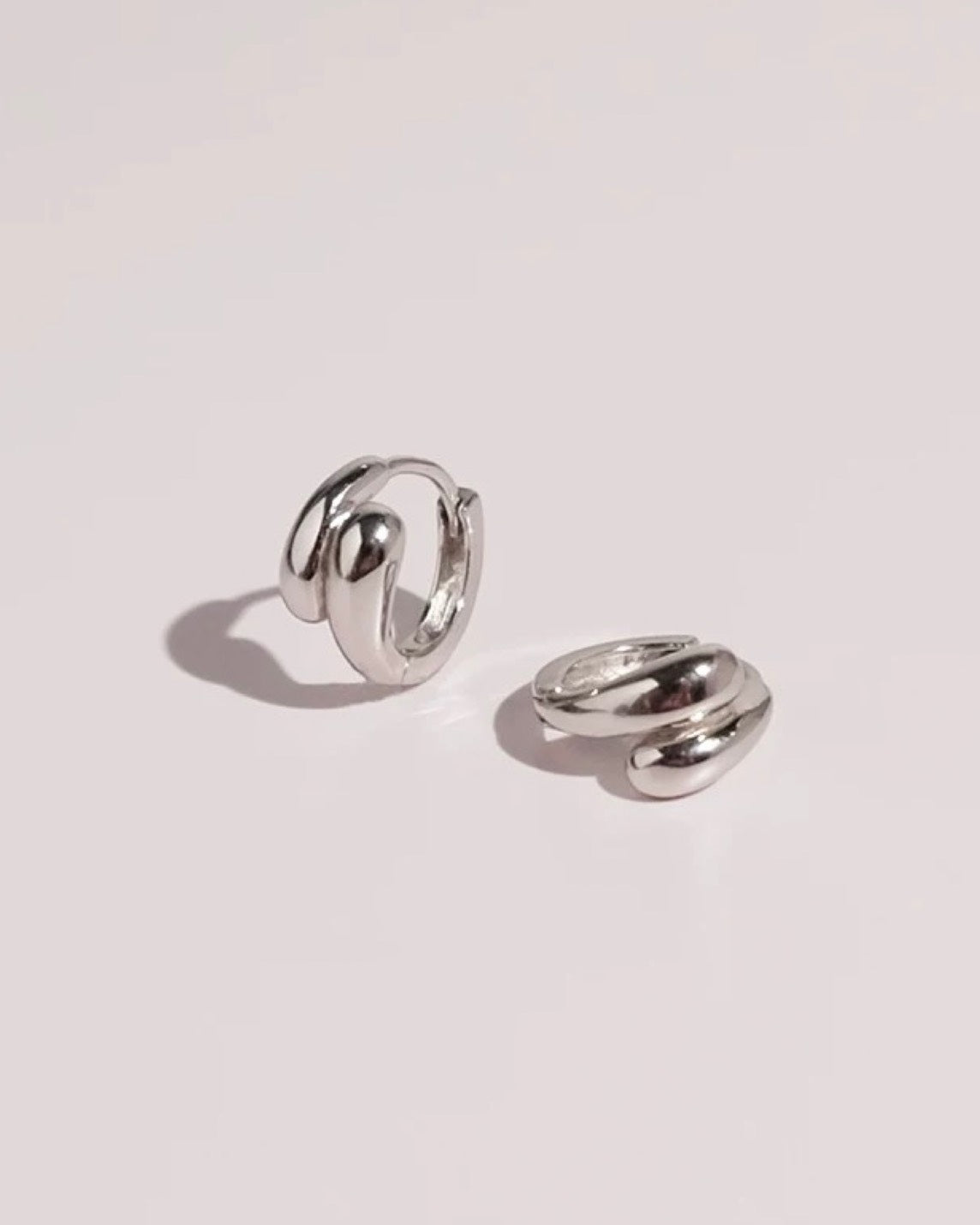 結びイヤリング