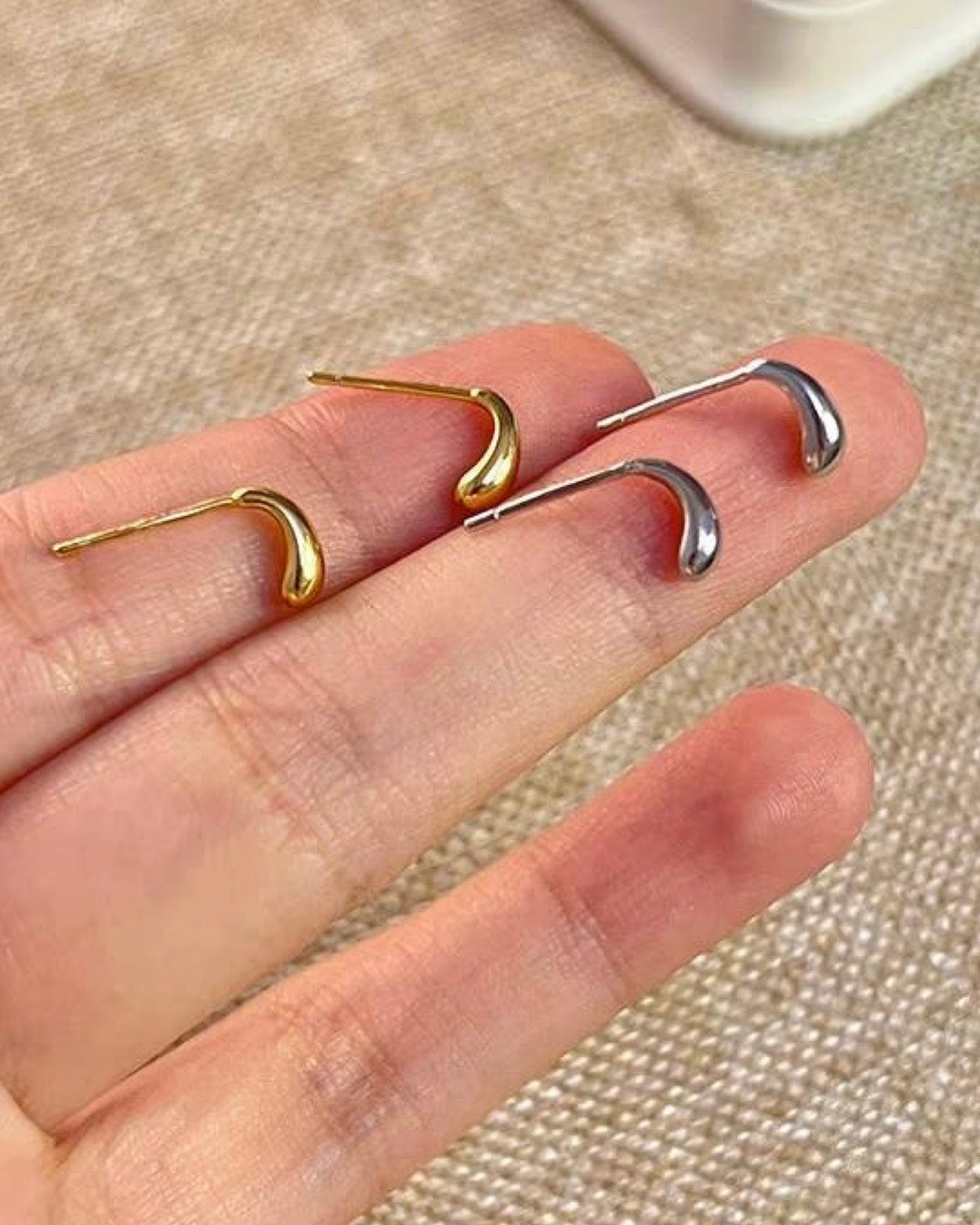 ミニカーブドロップピアス