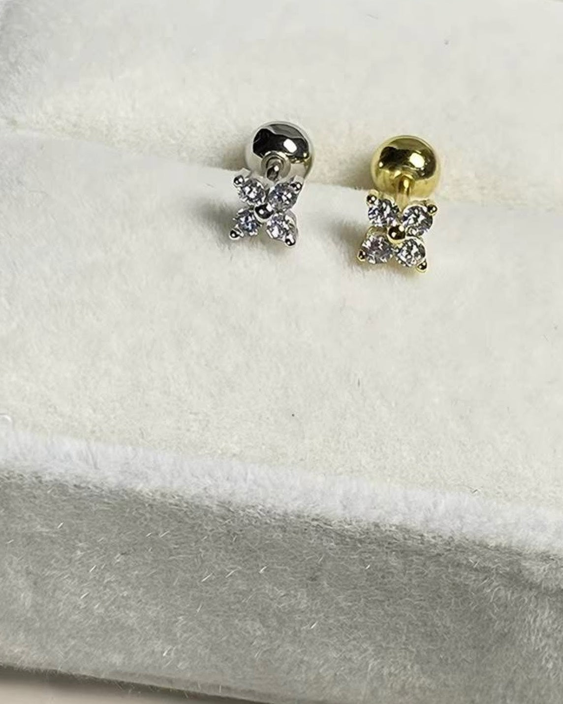 クローバー ボールキャッチピアス