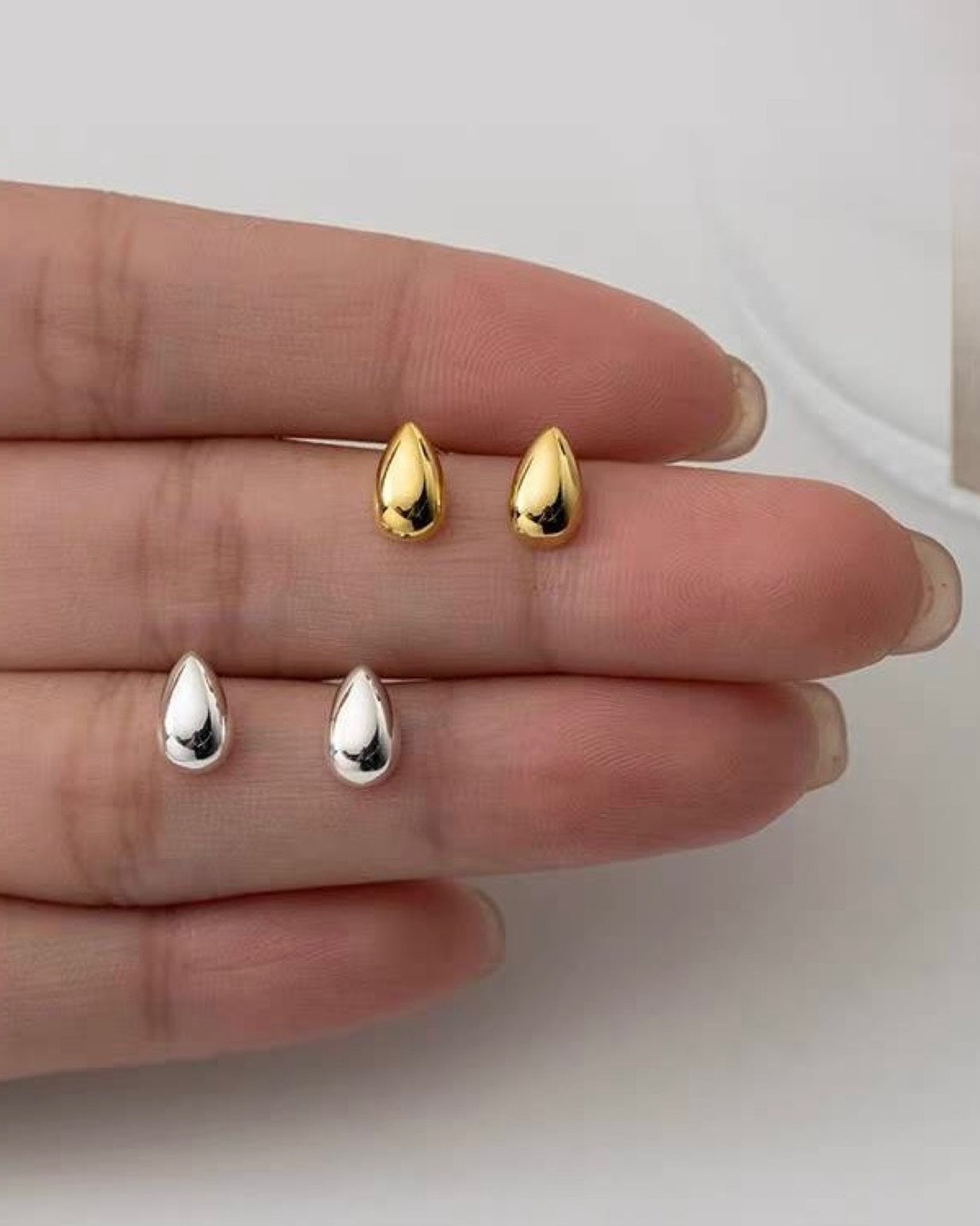 しずく型ピアス