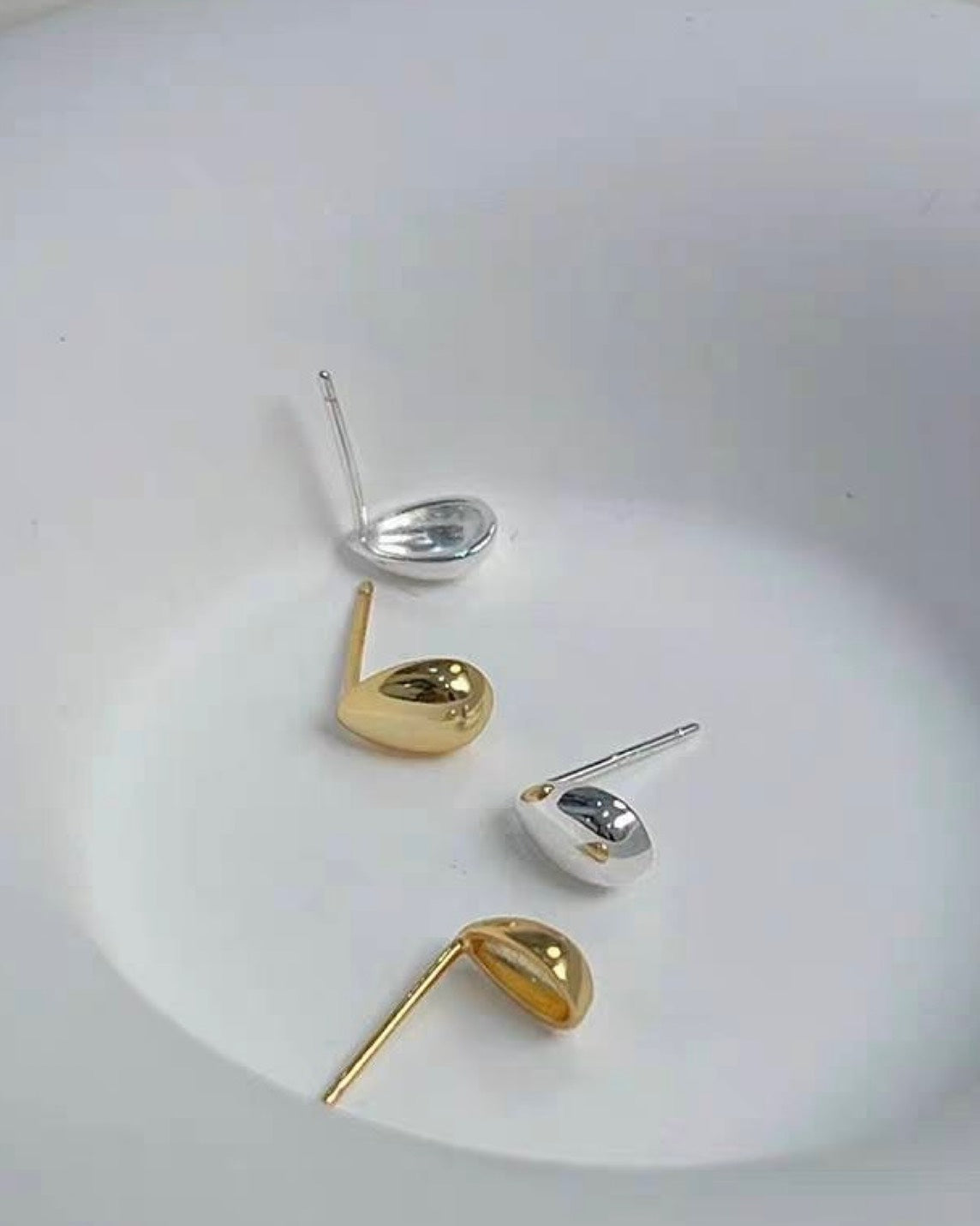 しずく型ピアス
