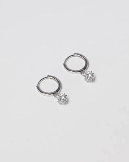小ぶりフープピアス