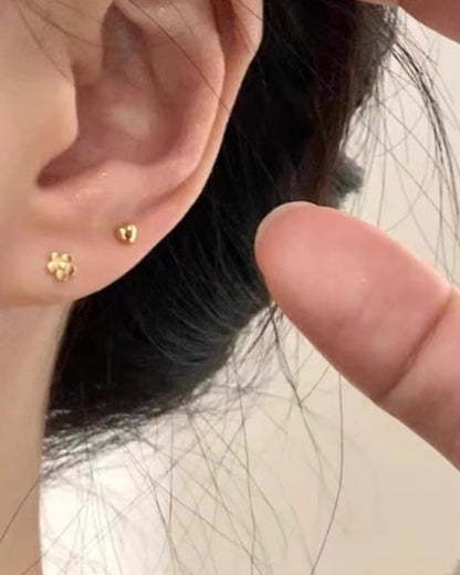 小花ピアス