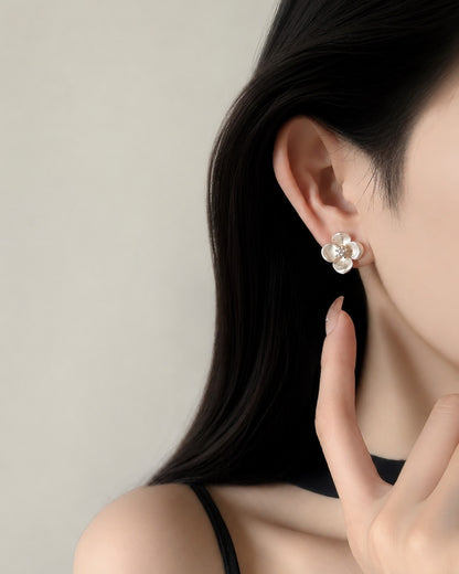 シェルフラワー ピアス